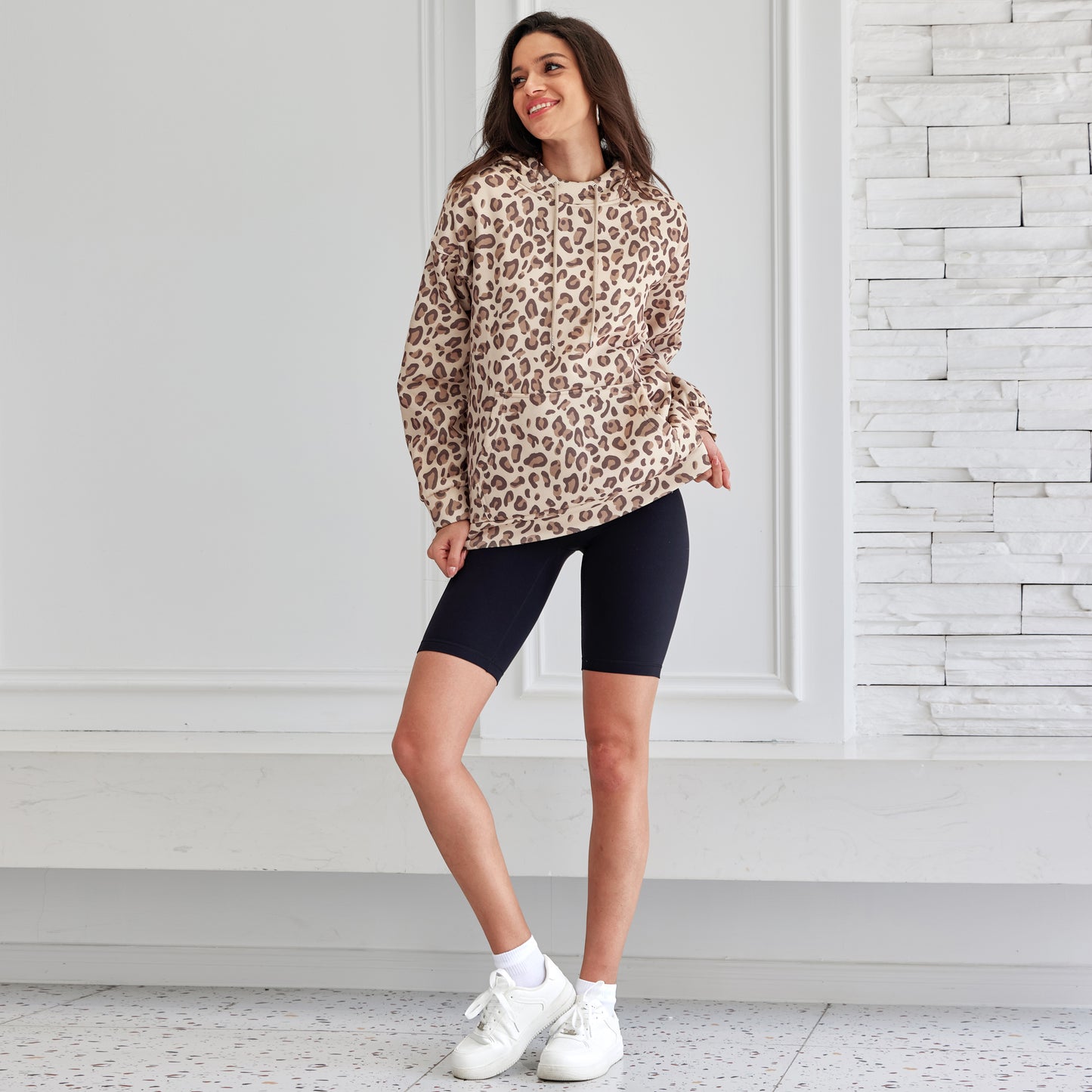 Attraco Women's Leopard Print Hoodie Oversized Cheetah Pattern Hoodie 2000s Graphic Pullover Y2k Boyfriend Sweatershirt